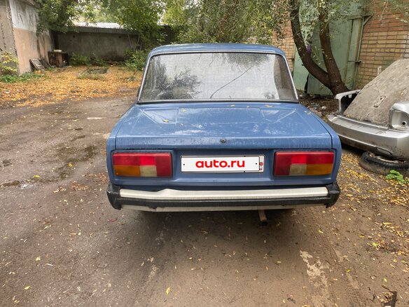 1990 Lada (ВАЗ) 2105, синий - вид 5
