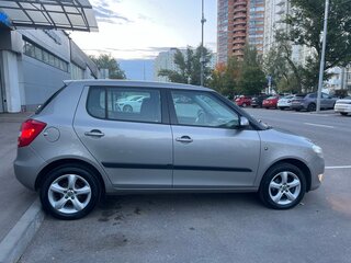 2012 Skoda Fabia II Рестайлинг, золотистый, 800000 рублей, вид 2