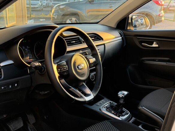2017 Kia Rio IV, серебристый - вид 8