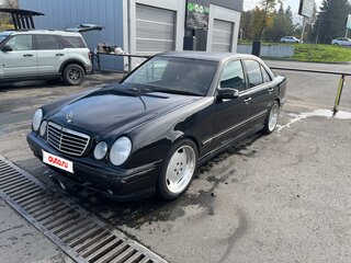 2000 Mercedes-Benz E-Класс 240 II (W210, S210) Рестайлинг, чёрный, 600000 рублей, вид 2
