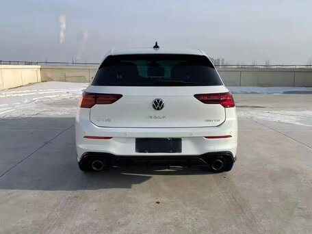 2023 Volkswagen Golf VIII, белый, 1770000 рублей, вид 4