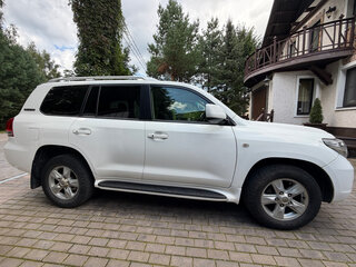 2011 Toyota Land Cruiser 200 Series, белый, 3000000 рублей, вид 4