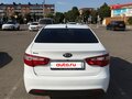 2013 Kia Rio 4-speed III, белый, 880000 рублей - вид 4
