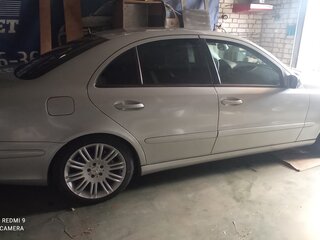 2004 Mercedes-Benz E-Класс 220 III (W211, S211), серебристый, 750000 рублей, вид 1