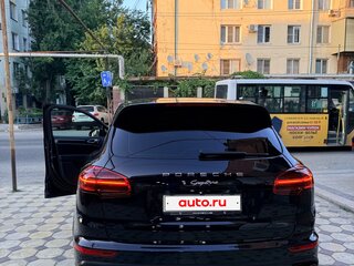 2017 Porsche Cayenne Diesel II Рестайлинг (958), чёрный, 4050000 рублей, вид 3