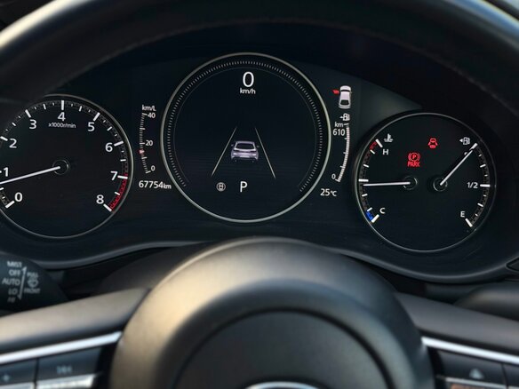 2020 Mazda 3 IV (BP), белый, 1950000 рублей - вид 18