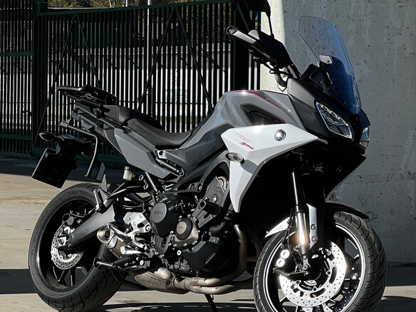 2018 Yamaha MT-09 Tracer (FJ-09), серый, 900000 рублей - вид 12