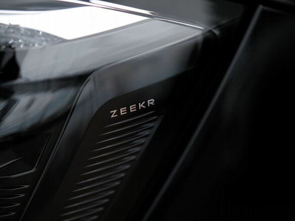2026 Zeekr 8X Dawn, чёрный, 12999900 рублей - вид 6