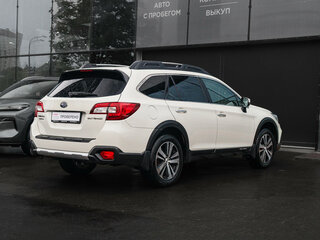 2018 Subaru Outback V Рестайлинг, белый, 2470000 рублей, вид 4