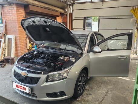 2012 Chevrolet Cruze I, серебристый, 825000 рублей, вид 2