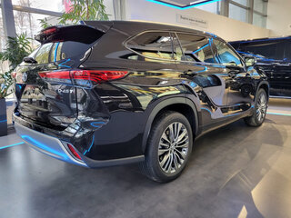 2026 Toyota Highlander IV (XU70), чёрный, 5480000 рублей, вид 4