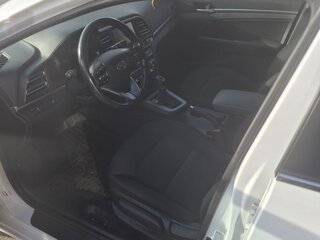 2019 Hyundai Elantra VI (AD) Рестайлинг, белый, 2130000 рублей, вид 4