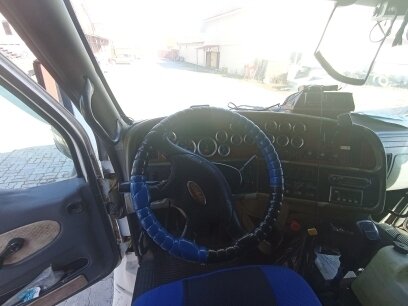 2002 Peterbilt 387, белый, 1700000 рублей - вид 8