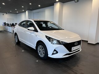 2022 Hyundai Solaris II Рестайлинг, белый, 1728000 рублей, вид 1