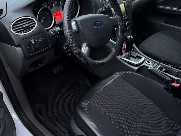 2011 Ford Focus II Рестайлинг, белый, 860000 рублей - вид 4