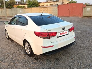 2016 Kia Rio III Рестайлинг, белый, 1080000 рублей, вид 5