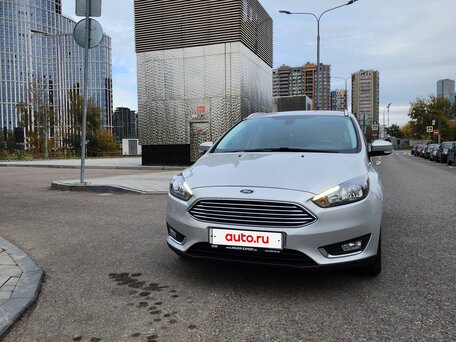 2019 Ford Focus III Рестайлинг, серебристый, 1990000 рублей, вид 2