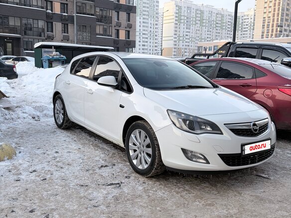 2010 Opel Astra J, белый, 700000 рублей - вид 2