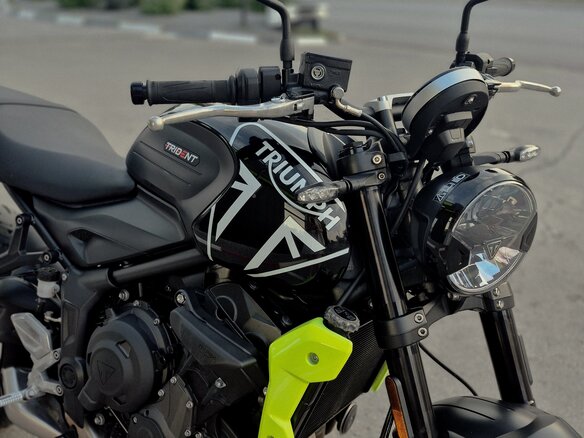 2024 Triumph Trident 660, чёрный, 840000 рублей - вид 1