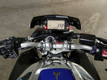 2017 Yamaha MT-10, серебристый, 1370000 рублей, вид 5