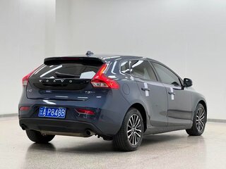 2018 Volvo V40 II Рестайлинг, синий, 1100000 рублей, вид 4