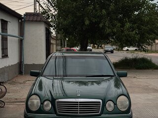 1997 Mercedes-Benz E-Класс 200 II (W210, S210), зелёный, 430000 рублей, вид 2