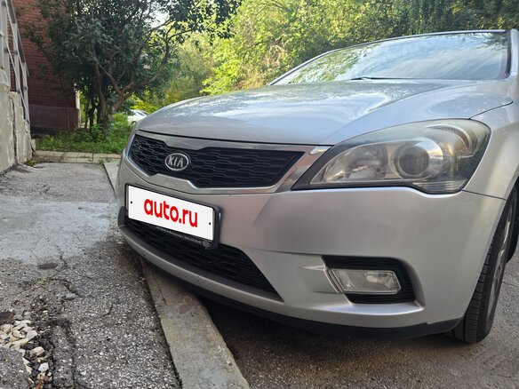 2011 Kia Ceed I Рестайлинг, серебристый, 700000 рублей - вид 1
