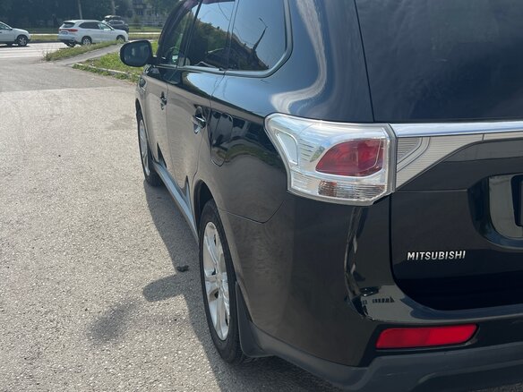 2013 Mitsubishi Outlander III, чёрный - вид 3