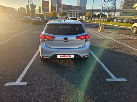 2015 Kia Rio III, серебристый, 850000 рублей, вид 3