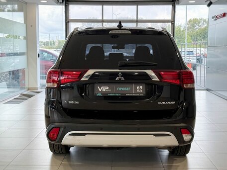 2019 Mitsubishi Outlander III Рестайлинг 3, чёрный, 1950000 рублей, вид 5