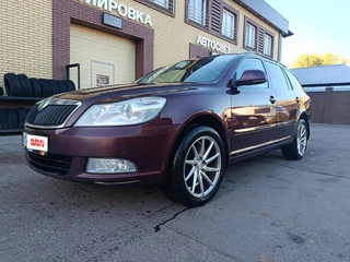 2011 Skoda Octavia Czech market II (A5) Рестайлинг, пурпурный, 820000 рублей, вид 2
