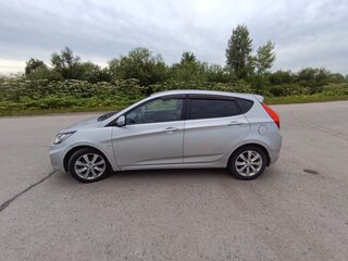 2012 Hyundai Solaris I, серебристый, 800000 рублей, вид 4
