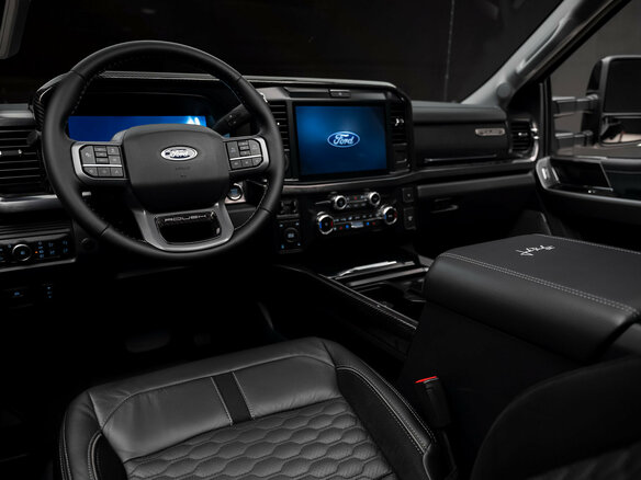 2025 Ford F-250, чёрный, 13800000 рублей - вид 2