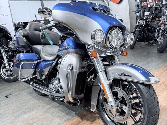 2017 Harley-Davidson Electra Glide, серебристый, 1799000 рублей - вид 14