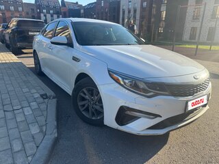 2019 Kia Optima IV Рестайлинг, белый, 1730000 рублей, вид 4