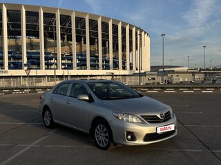 2011 Toyota Corolla X (E140, E150) Рестайлинг, серебристый, 890000 рублей, вид 4