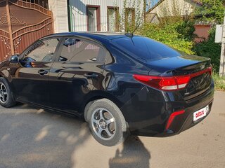 2018 Kia Rio IV, чёрный, 1499000 рублей, вид 3
