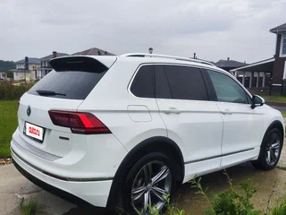 2018 Volkswagen Tiguan II, белый, 3399900 рублей, вид 2