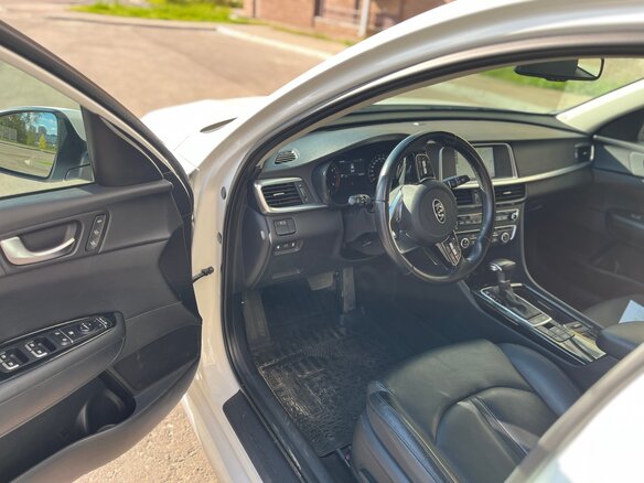 2020 Kia Optima IV Рестайлинг, белый, 1850000 рублей - вид 10