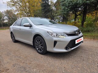 2015 Toyota Camry VII (XV50) Рестайлинг, серебристый, 1970000 рублей, вид 4