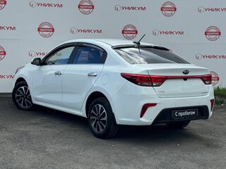2018 Kia Rio IV, белый, 1289000 рублей, вид 3