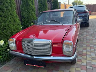 1971 Mercedes-Benz W115 200, красный, 700000 рублей, вид 2