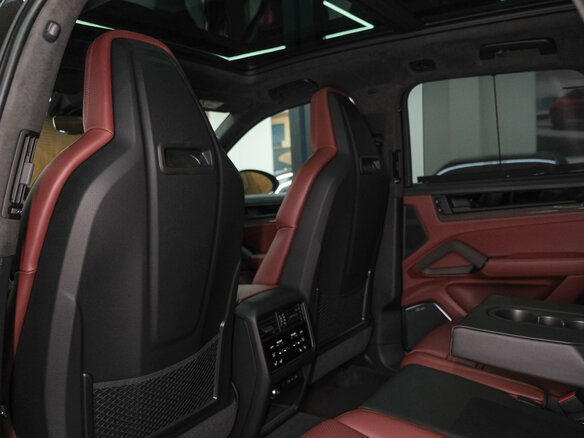 2026 Porsche Cayenne GTS III Рестайлинг, чёрный, 25600000 рублей - вид 31