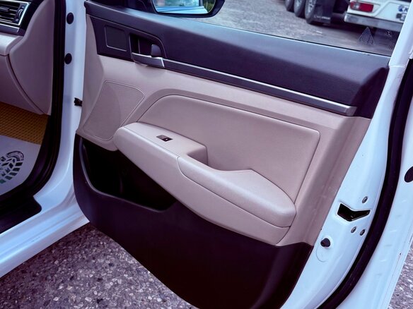 2016 Hyundai Elantra VI (AD), белый - вид 27