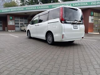 2015 Toyota Esquire I, белый, 1950000 рублей, вид 4