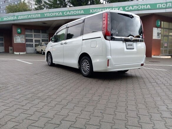 2015 Toyota Esquire I, белый - вид 3