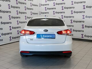 2019 Kia Cerato III Рестайлинг (Classic), белый, 1500000 рублей, вид 5