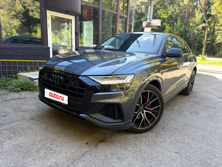 2022 Audi Q8 55 TFSI I (4M), серый, 8990000 рублей, вид 3