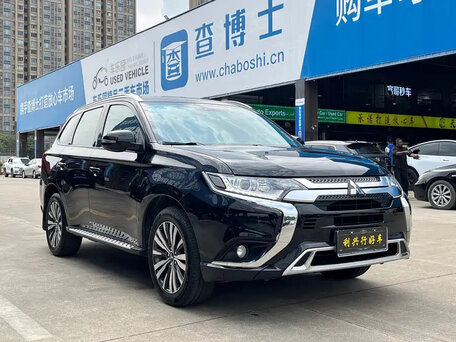 2022 Mitsubishi Outlander III Рестайлинг 3, чёрный, 1680000 рублей, вид 3