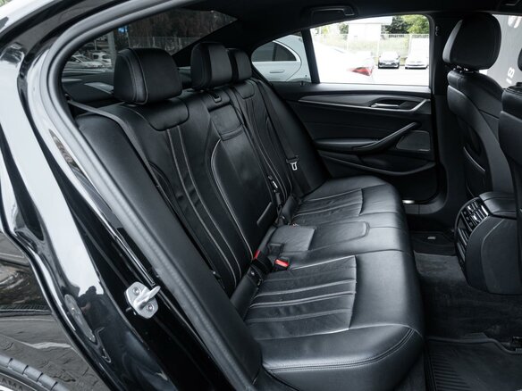 2018 BMW 5 серии 530i xDrive VII (G30/G31/G38), чёрный, 3399000 рублей - вид 6